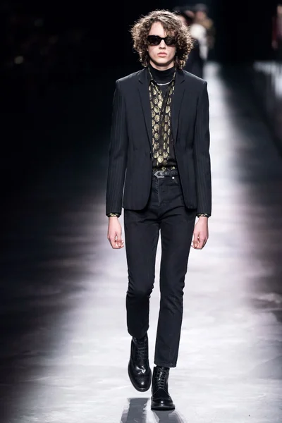 Look 54